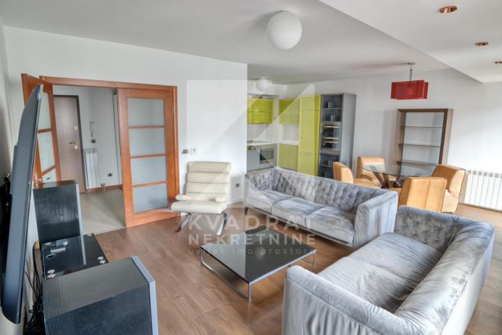 Izdavanje, Dvosoban stan, Podgorica, Centar, 90m2