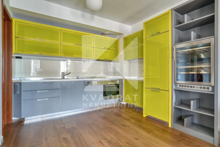 Izdavanje, Dvosoban stan, Podgorica, Centar, 90m2