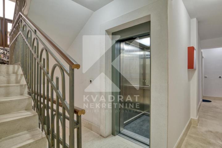 Izdavanje, Dvosoban stan, Podgorica, Centar, 90m2