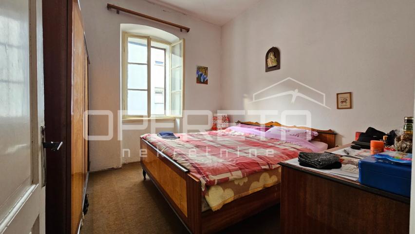 ZADAR, CENTAR - Kuća s konobom, 20m od mora