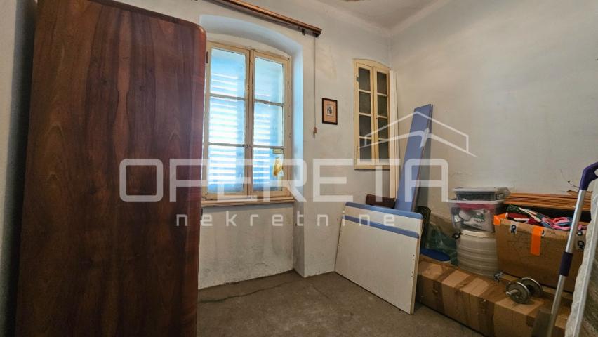 ZADAR, CENTAR - Kuća s konobom, 20m od mora