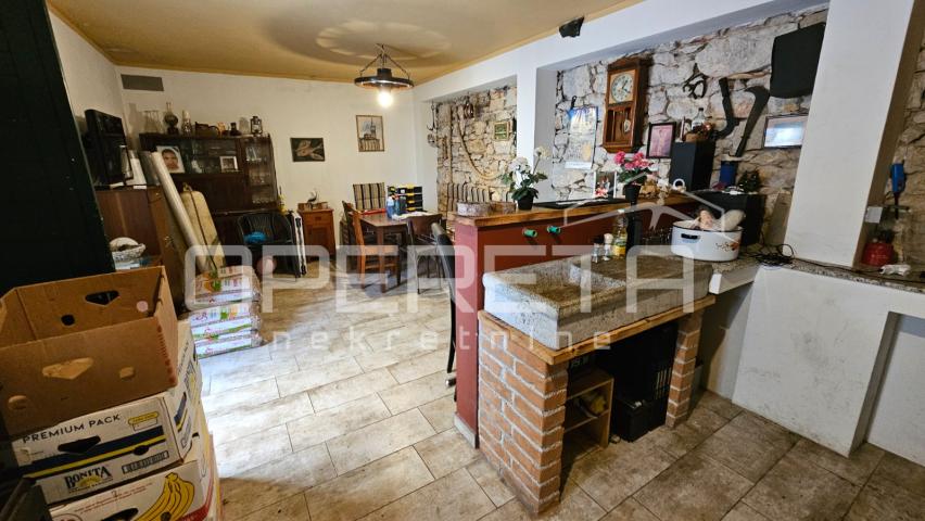 ZADAR, CENTAR - Kuća s konobom, 20m od mora