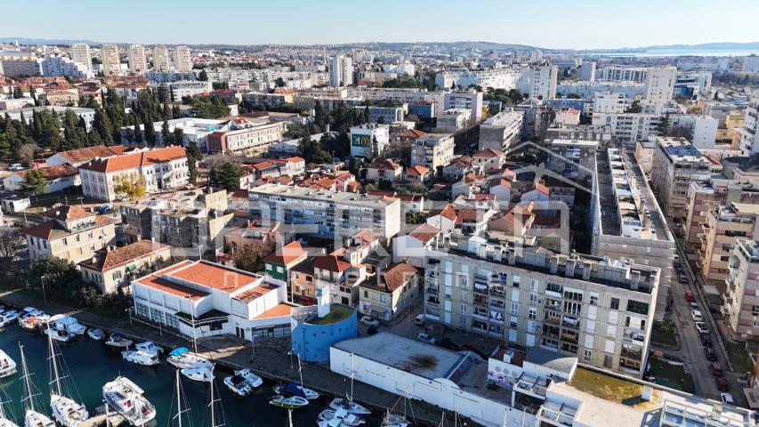 ZADAR, CENTAR - Kuća s konobom, 20m od mora