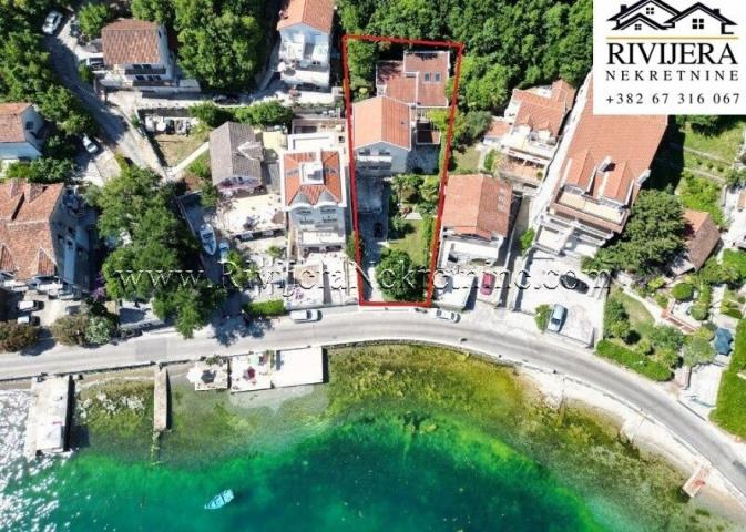 Prodaje se luksuzna vila u prvom redu uz more Stoliv Kotor