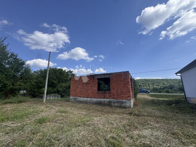 Građevinska parcela s rohbau objektom u Kusonjama