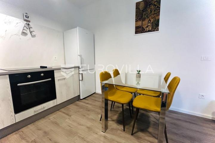 Varaždin, Centar, potpuno renoviran stan 86 m² u centru, idealno za život i najam