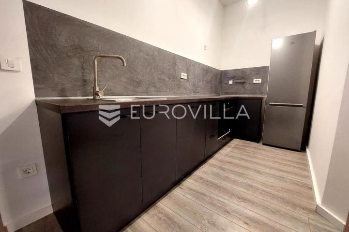 Varaždin, Centar, potpuno renoviran stan 86 m² u centru, idealno za život i najam