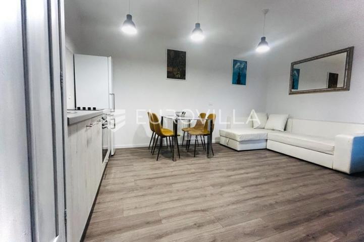 Varaždin, Centar, potpuno renoviran stan 86 m² u centru, idealno za život i najam