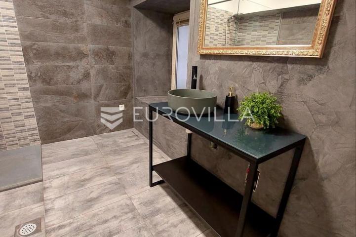 Varaždin, Centar, potpuno renoviran stan 86 m² u centru, idealno za život i najam