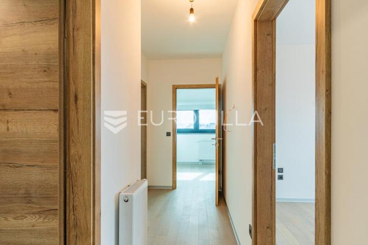 Varaždin, Centar, luksuzan četverosoban stan 100,54 m²