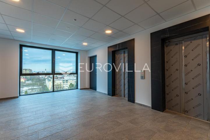 Varaždin, Centar, luksuzan četverosoban stan 100,54 m²
