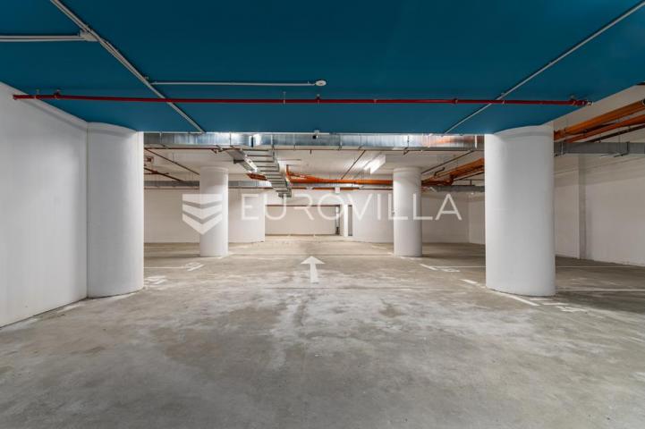 Varaždin, Centar, luksuzan četverosoban stan 100,54 m²