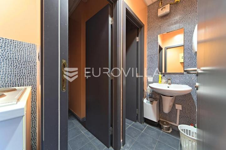 Osijek, Jug II, prodaje se prizemni poslovni prostor površine 117 m²