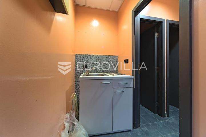 Osijek, Jug II, prodaje se prizemni poslovni prostor površine 117 m²