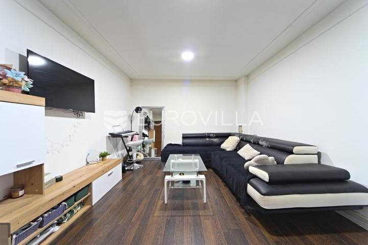 Osijek, Novi grad, na prodaju dva adaptirana i namještena stana u kući 41 m²