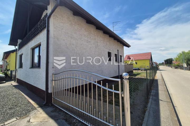 Varaždin, Brezje, obiteljska kuća na odličnoj lokaciji