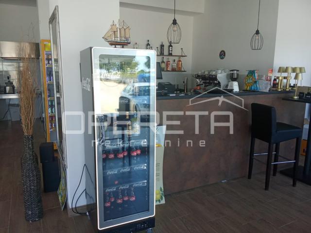 Istra, okolica Poreča – ugostiteljski objekt 180 m² uz more

