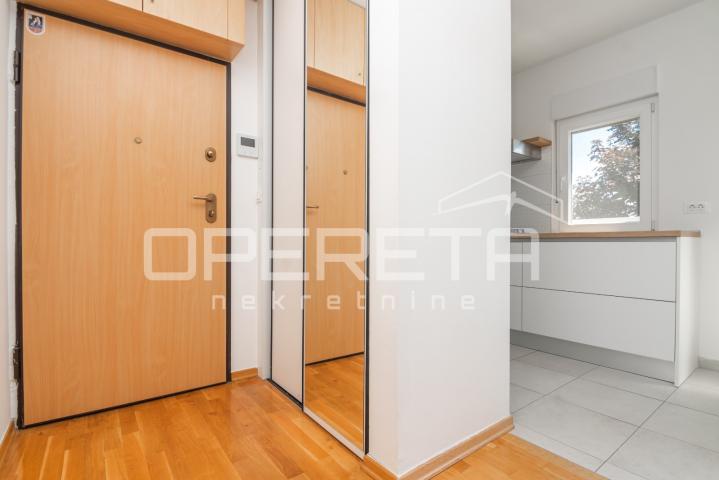 NAJAM, GORNJI BUKOVAC, 4s stan s  2 parkinga, 110 m2 nkp
