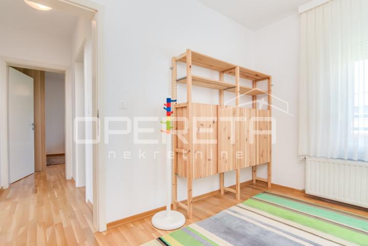 NAJAM, GORNJI BUKOVAC, 4s stan s  2 parkinga, 110 m2 nkp