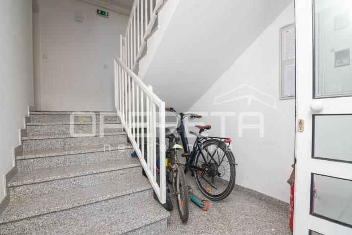 NAJAM, GORNJI BUKOVAC, 4s stan s  2 parkinga, 110 m2 nkp