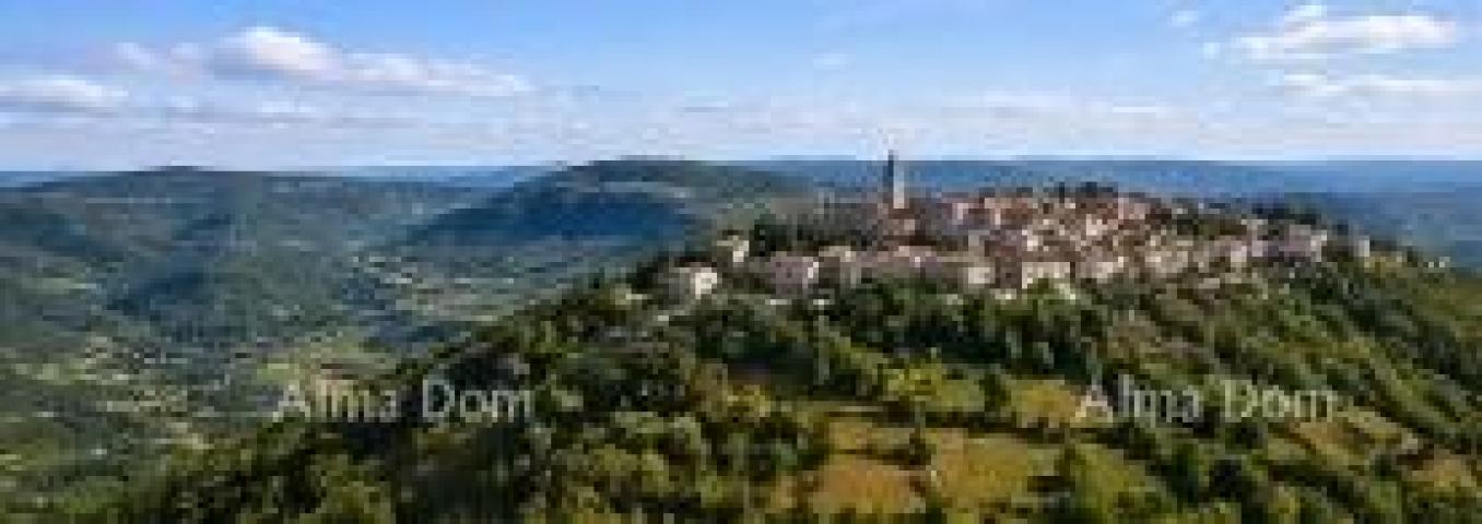 Building land SALE OF LAND – BUZET