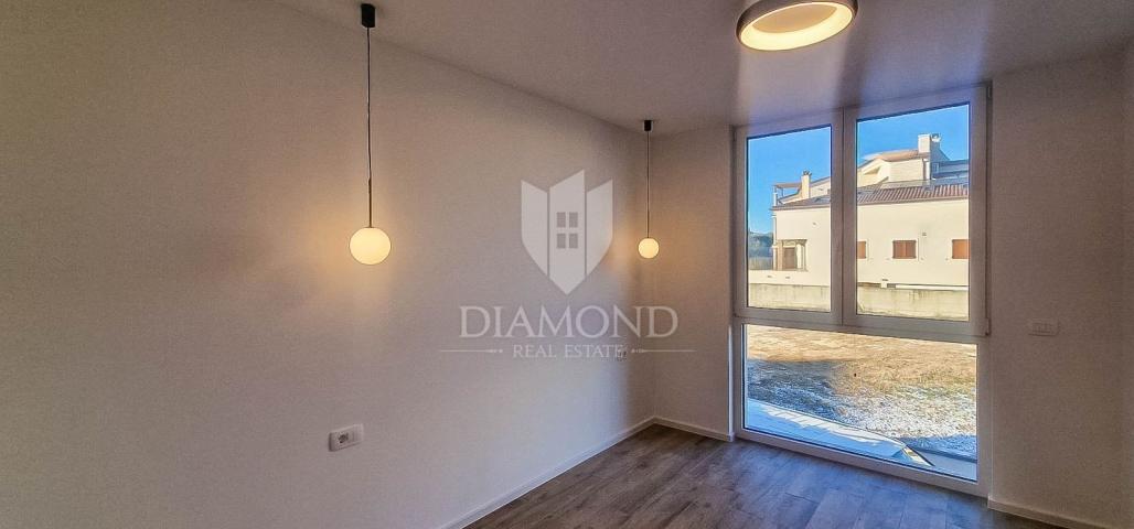Novigrad, moderna kuća u nizu!