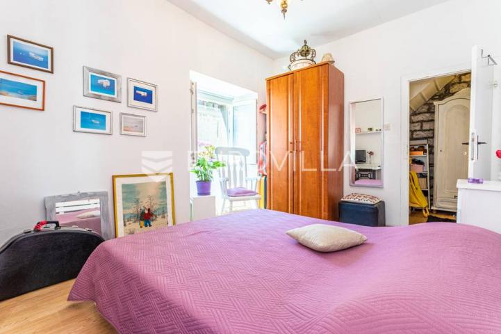 Hvar, Stari Grad autentična kamena kuća u samom centru