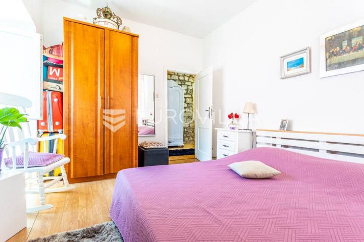 Hvar, Stari Grad autentična kamena kuća u samom centru