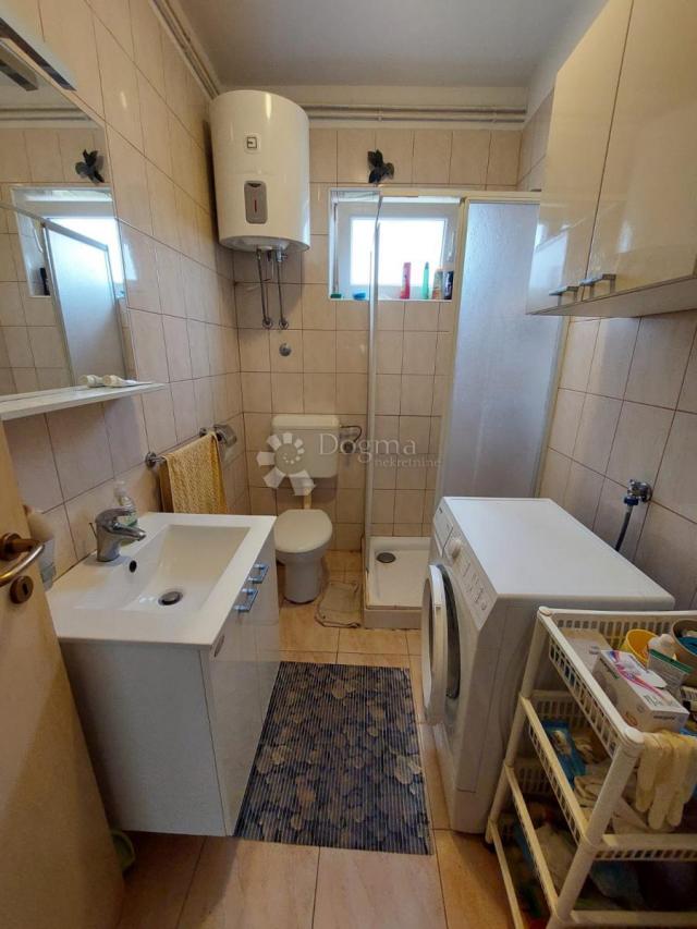  Božava Dugi Otok samostojeća kuća sa visokim potkrovljem 