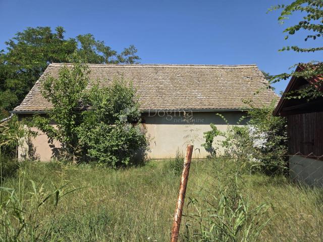 Vikendica u prirodi s 4.789 m² zemljišta