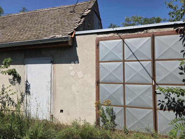 Vikendica u prirodi s 4.789 m² zemljišta