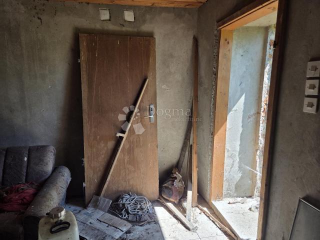 Vikendica u prirodi s 4.789 m² zemljišta