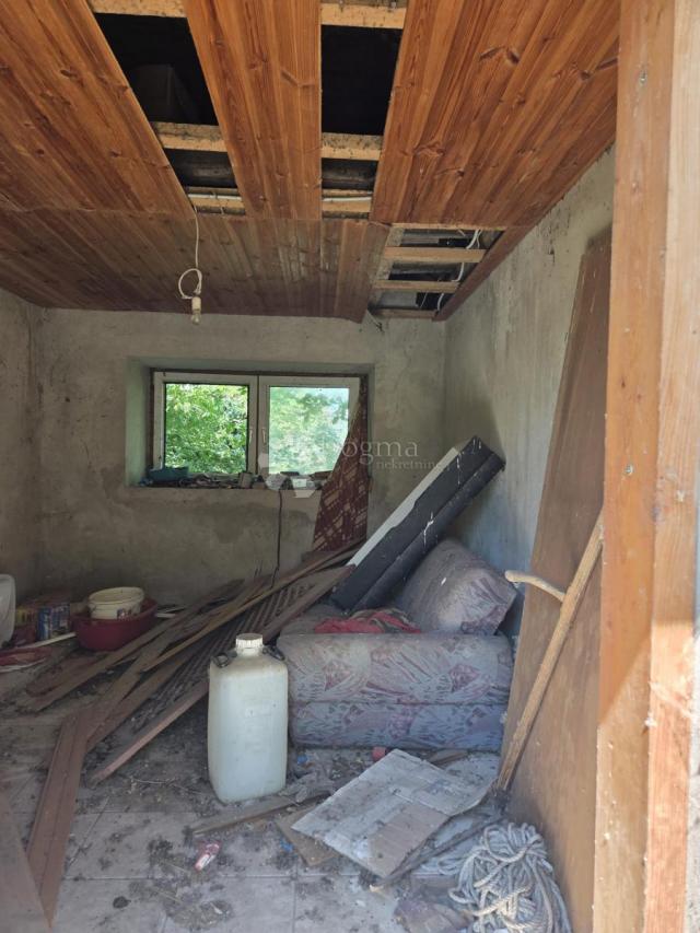 Vikendica u prirodi s 4.789 m² zemljišta