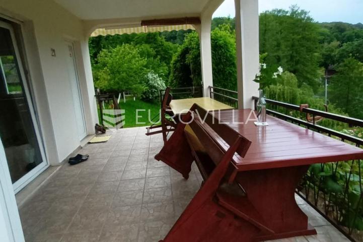 Slunj, Blagaj, kuća 90 m², s otokom uz samu rijeku Koranu na parceli 7873 m²