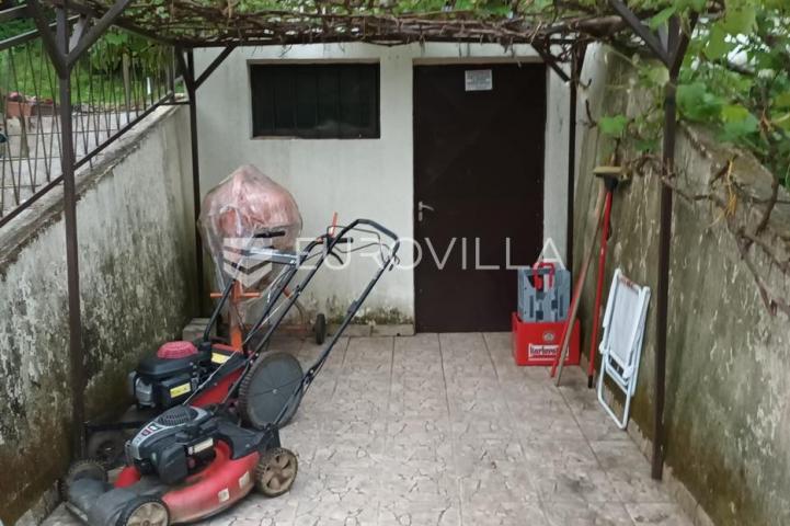 Slunj, Blagaj, kuća 90 m², s otokom uz samu rijeku Koranu na parceli 7873 m²