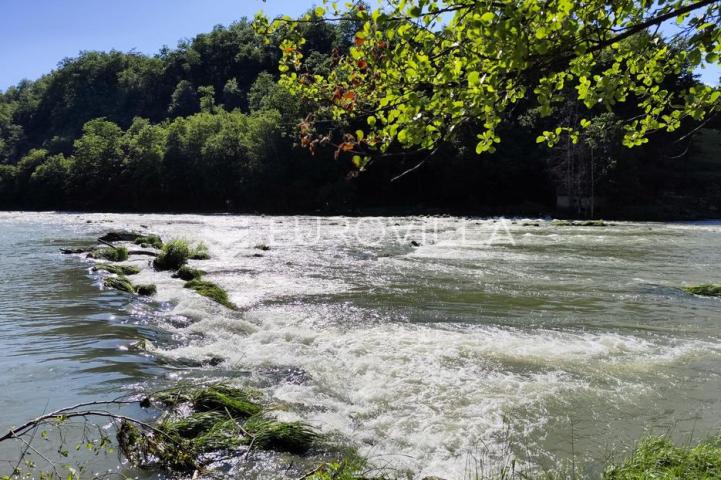 Slunj, Blagaj, kuća 90 m², s otokom uz samu rijeku Koranu na parceli 7873 m²