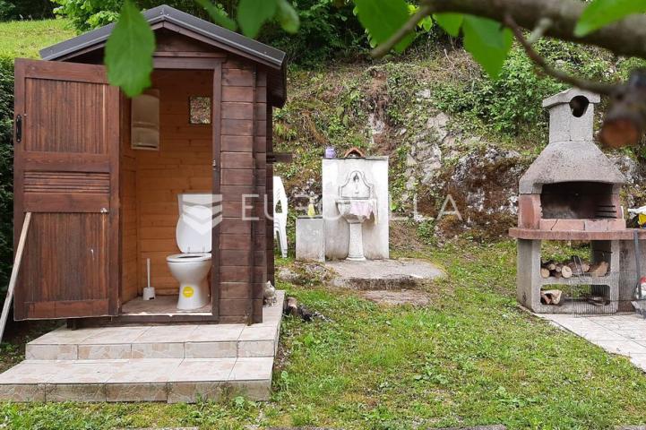 Slunj, Blagaj, kuća 90 m², s otokom uz samu rijeku Koranu na parceli 7873 m²