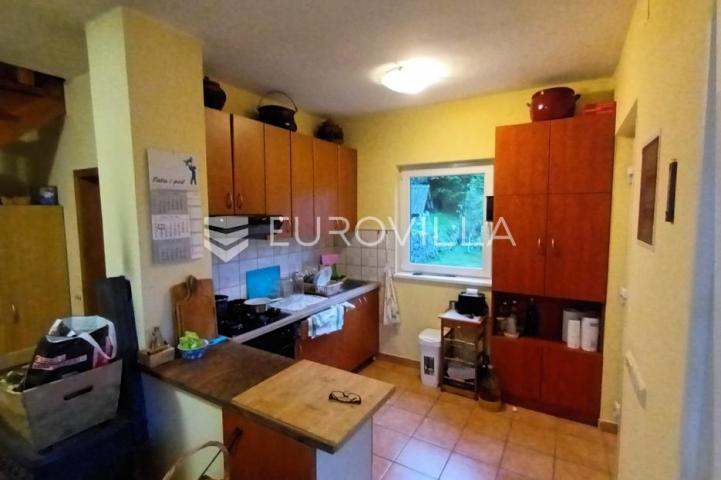 Slunj, Blagaj, kuća 90 m², s otokom uz samu rijeku Koranu na parceli 7873 m²