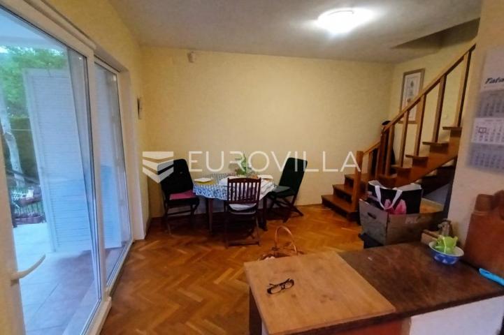 Slunj, Blagaj, kuća 90 m², s otokom uz samu rijeku Koranu na parceli 7873 m²