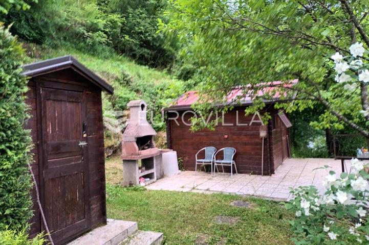 Slunj, Blagaj, kuća 90 m², s otokom uz samu rijeku Koranu na parceli 7873 m²