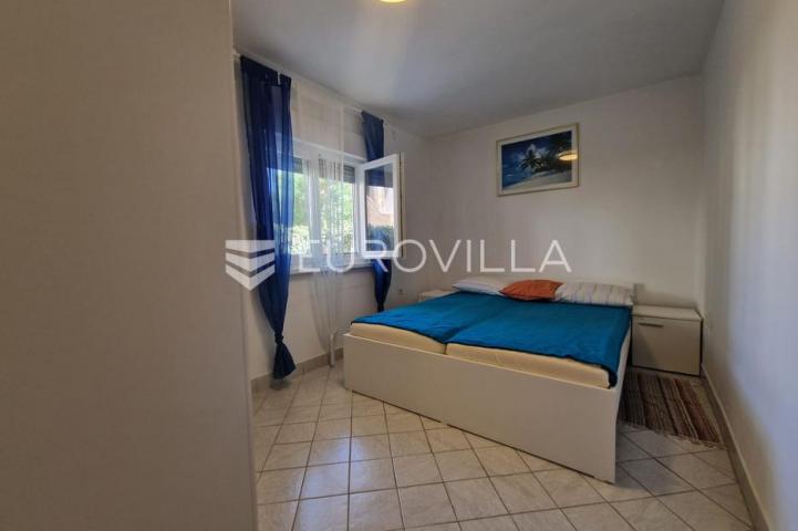 Vir, samostojeća katnica s dva apartmana