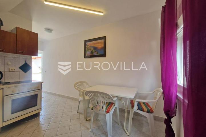Vir, samostojeća katnica s dva apartmana