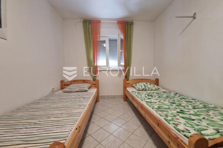 Vir, samostojeća katnica s dva apartmana
