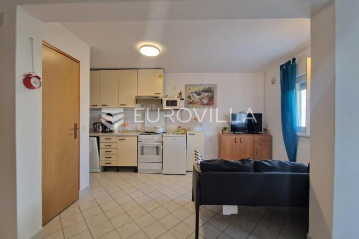 Vir, samostojeća katnica s dva apartmana