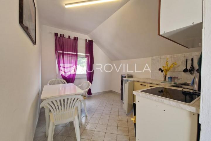 Vir, samostojeća katnica s dva apartmana