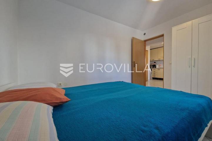 Vir, samostojeća katnica s dva apartmana