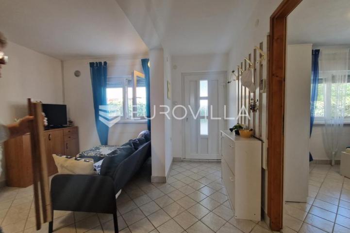 Vir, samostojeća katnica s dva apartmana