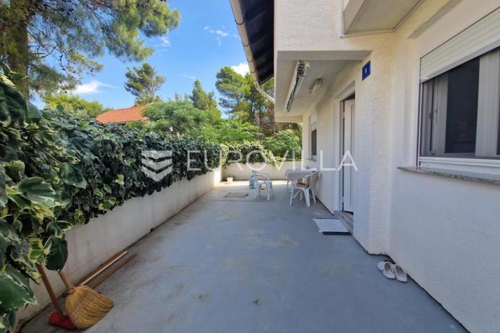 Vir, samostojeća katnica s dva apartmana