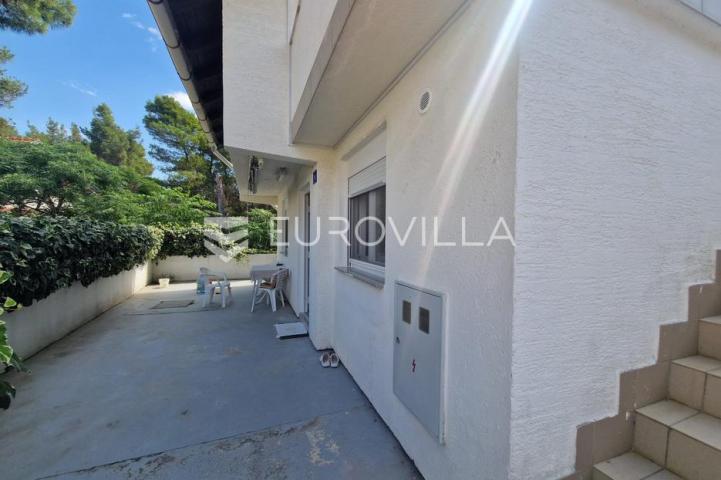 Vir, samostojeća katnica s dva apartmana