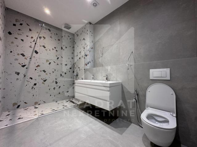 Izdavanje, Petosoban stan, Podgorica, Zabjelo, 340m2